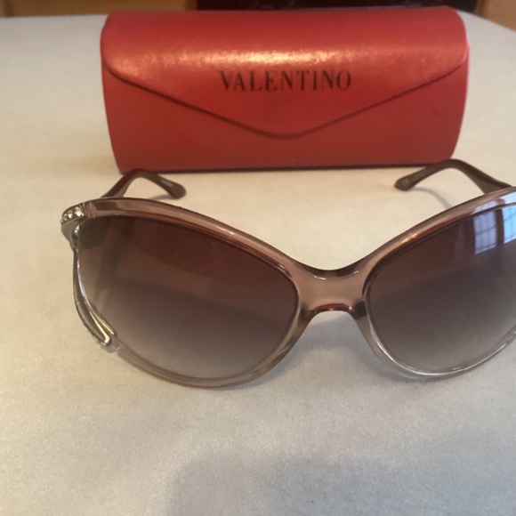 Sunglasses - Picture 3 of 6